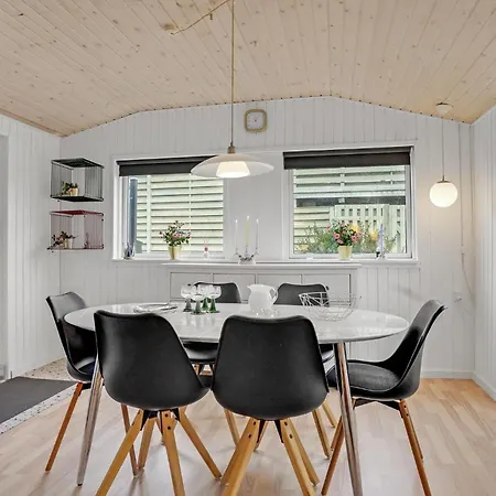 With A Fireplace 03 度假居 奥特鲁普