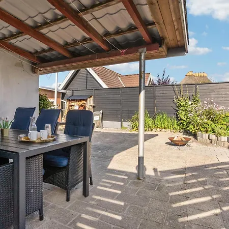 With A Fireplace 03 Hébergement de vacances *